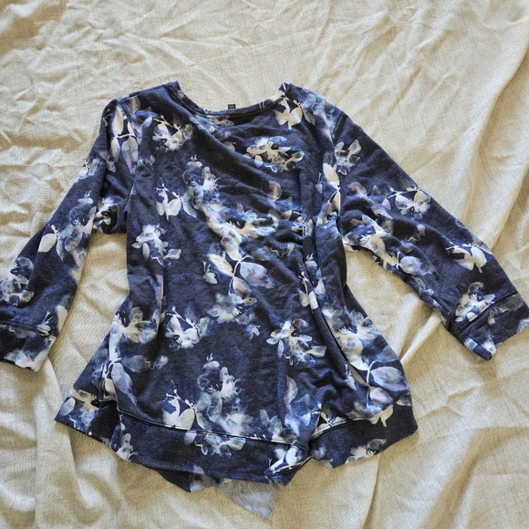Simply vera wang floral asymmetrical top - Picture 3 of 5